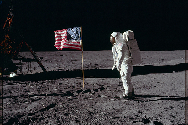 L’homme marche sur la lune, un exploit historique