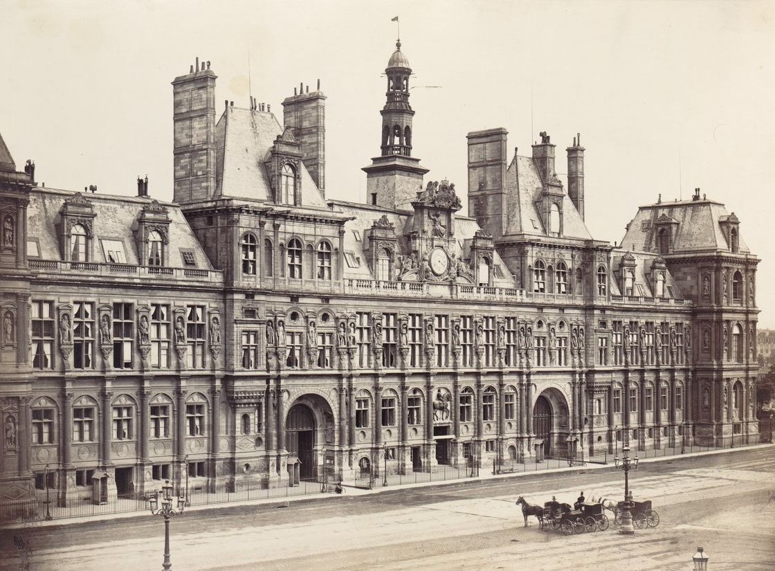 L’Hôtel de Ville de Paris : un bâtiment historique au cœur de la ville lumière