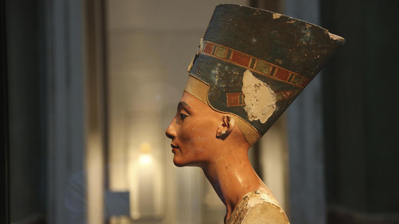 La Découverte Époustouflante du Buste de Néfertiti : Un Trésor Artistique de l'Égypte Ancienne