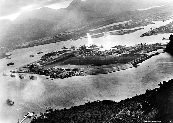 L'Aube du Chaos : L'Aviation Japonaise Attaque par Surprise la Flotte Américaine à Pearl Harbor