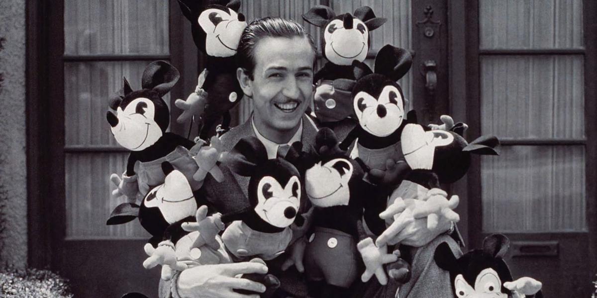 Walt Disney s'est éteint : Un Adieu au Génie Créatif qui a Enchanté le Monde