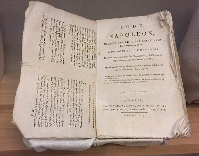 Napoléon fait publier le Code civil