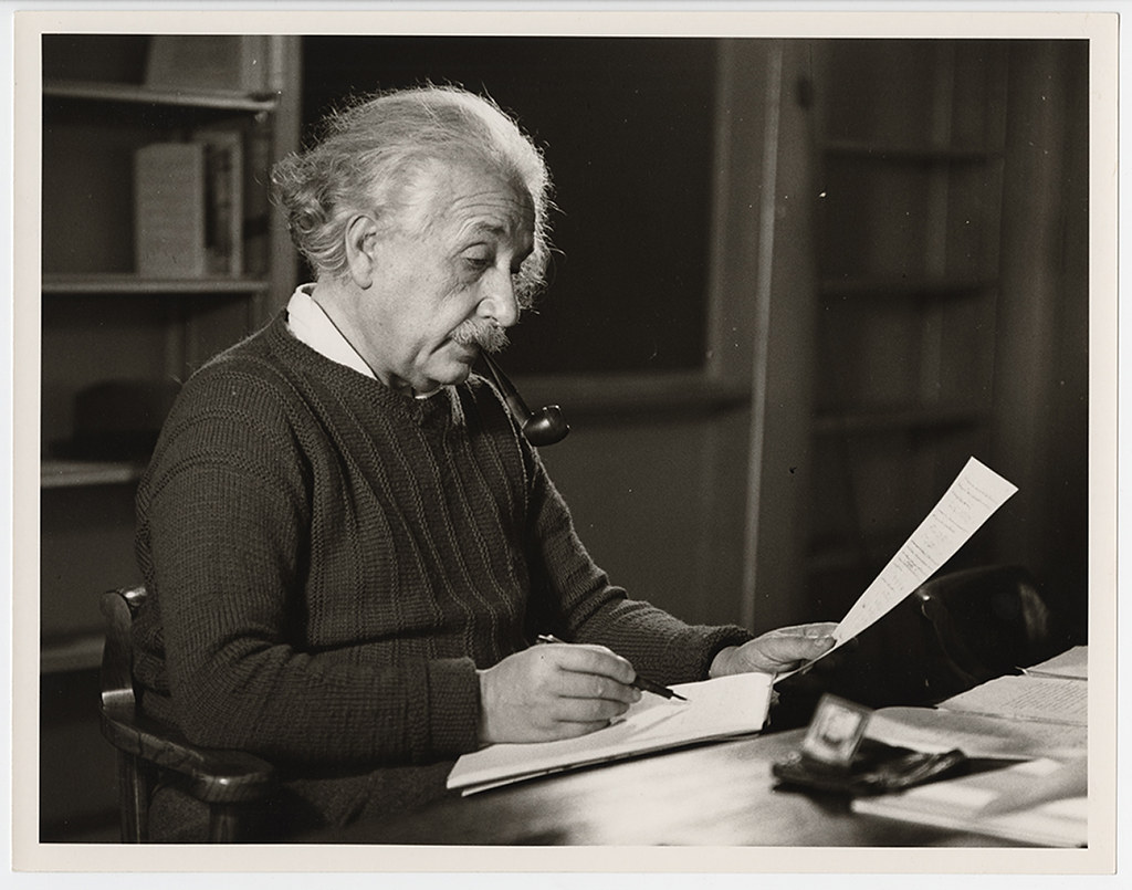 Albert Einstein découvre la relativité générale et de l'équation E=mc