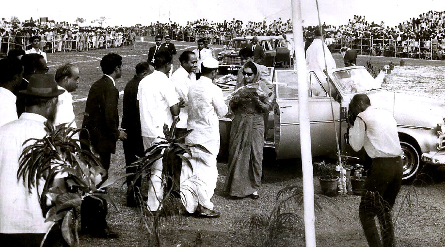 Indira Gandhi : Une Vie d'Éclats et de Défis Commencée en 1917